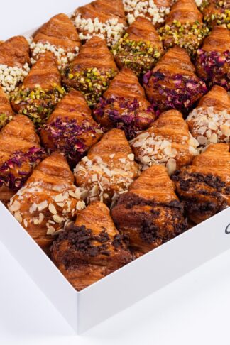 Box z mini croissantami na słodko