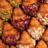 Box z mini croissantami na słodko