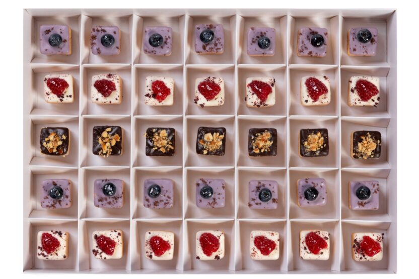 Mini Puff Desserts Box nr 2 Mini Puff Desserts Box nr 2